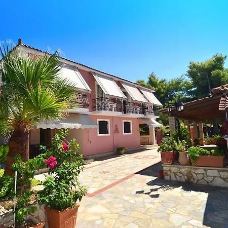 شقة فندقية Artemis Vassilikos 3*