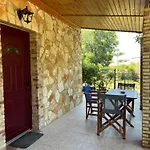 Artemis Vassilikos 公寓式酒店 3*