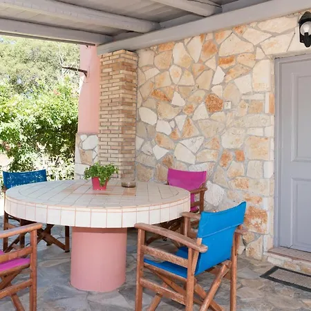 Ξενοδοχείο με διαμερίσματα Artemis Vassilikos 3*