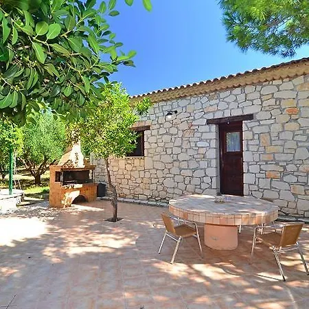 Artemis Vassilikos Apart-hotel