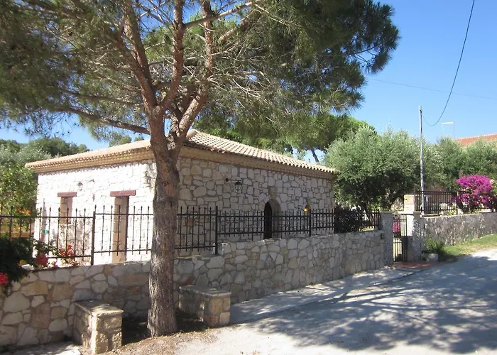 Lägenhetshotell Artemis Vassilikos 3*